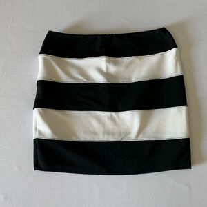 NWT Xhilaration Black & White Mini Size M